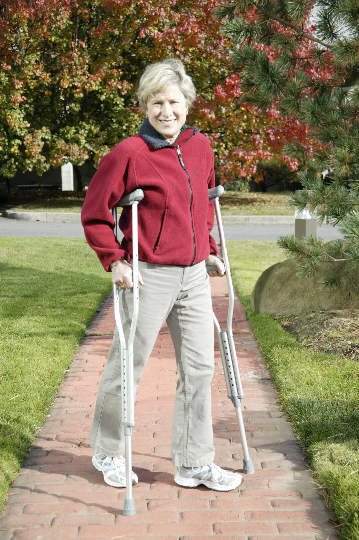 Walking Crutches with Underarm Pad and Handgrip